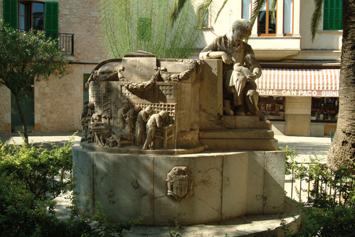 Visita a Llucmajor - Monumento a los Zapateros